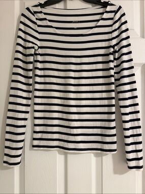 Gap Size  S , Boat Neck Black Cream Stripe Blouse Top Women Stylish Modern Cut